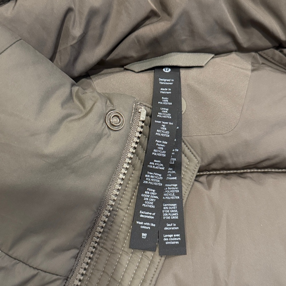 lululemon athletica Men's Wunder Puff 600-Down-Fill Vest - Picture 8 of 9